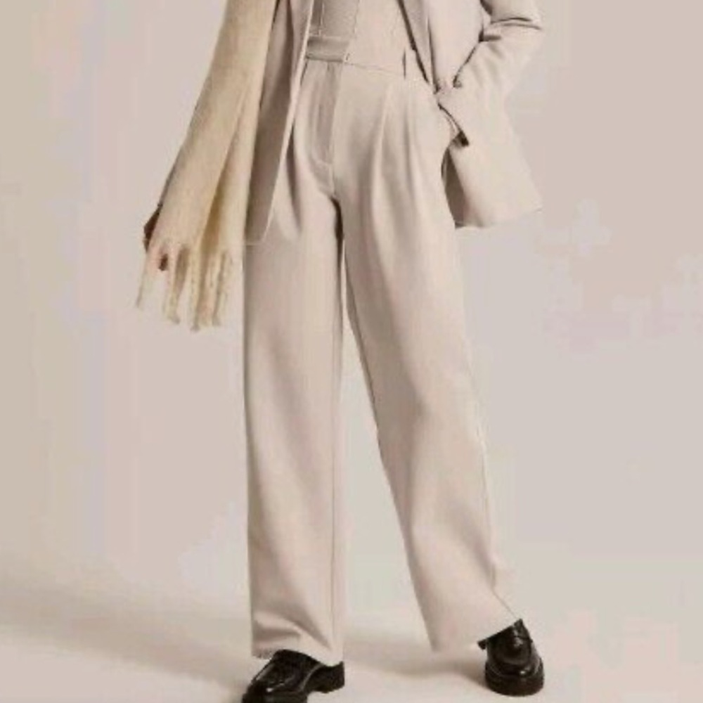 Abercrombie & Fitch Tan Sloane Trousers